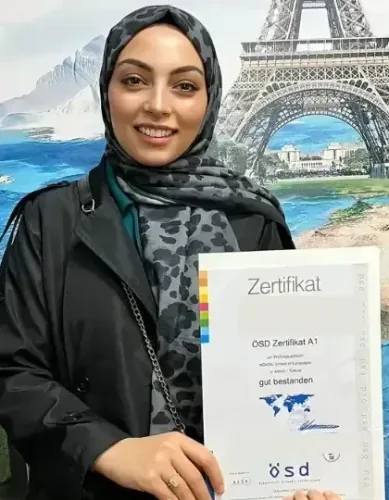 GaziDil’de ÖSD A1 sertifikasını gösteren öğrenci