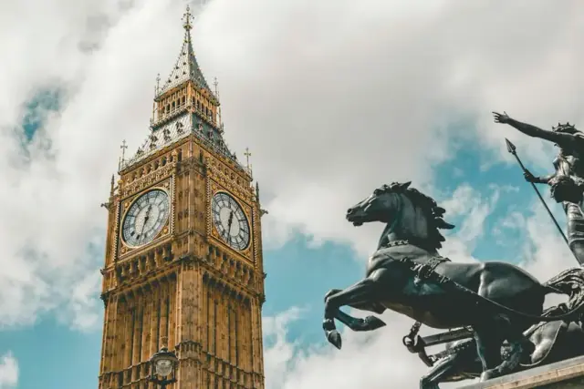 Londra’da Westminster ve Big Ben saat kulesi